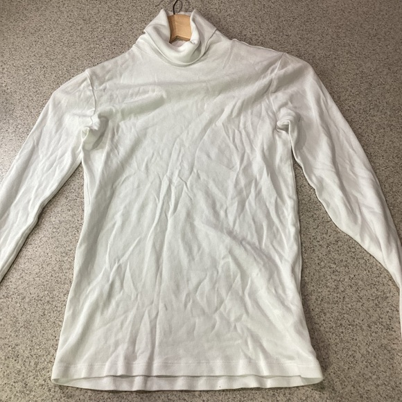 🛍️ 2 for $13🛍️ GAP White Turtleneck - Picture 2 of 6